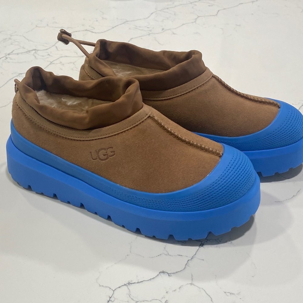 UGG Kids Brown Suede Slip-On Clogs with Bright Blue Sole